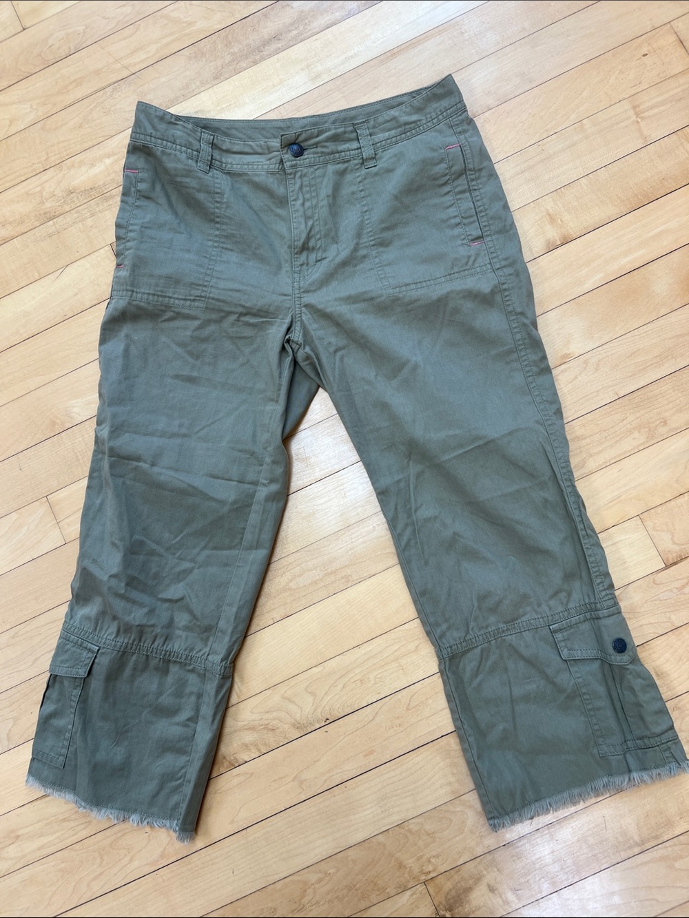 Woman’s Tommy Hilfiger khaki Capri pants.